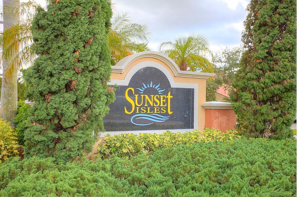 10312 Fox Trail Road South, Unit 1010 West Palm Beach, FL 33411 - Photo 2 of 16 Fox Trail 12 MLS