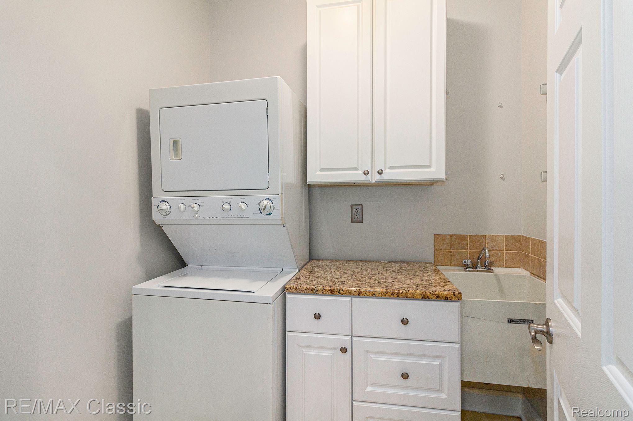24870 Reeds Pointe Drive, Unit 52 Novi, MI 48374 - Photo 9 of 38