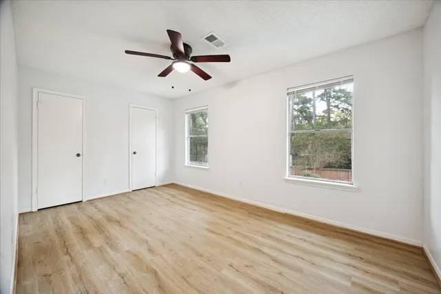 $400,000 | 6 Fairmeade Bend Drive, The Woodlands, TX 77381