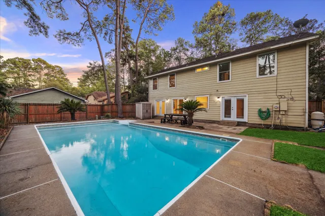 $400,000 | 6 Fairmeade Bend Drive, The Woodlands, TX 77381