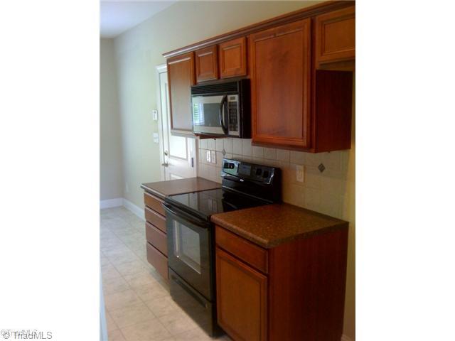 9583 Oakbrook Ridge Rural Hall, NC 27045 - Photo 2 of 12 Kitchen.