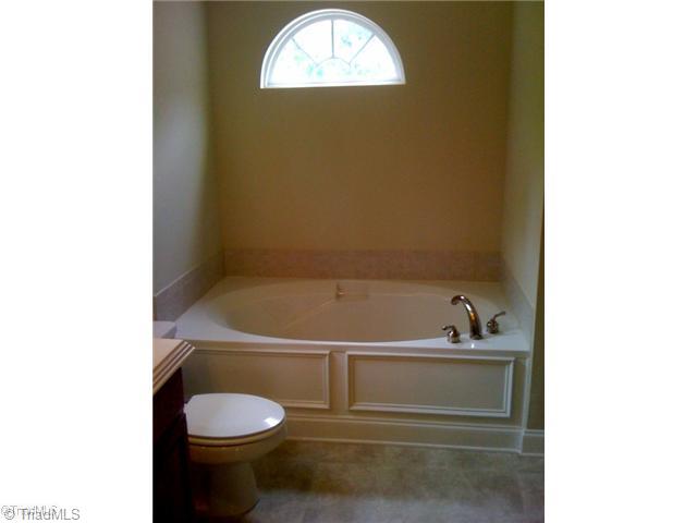 9583 Oakbrook Ridge Rural Hall, NC 27045 - Photo 5 of 12 Master Bath/Spa.