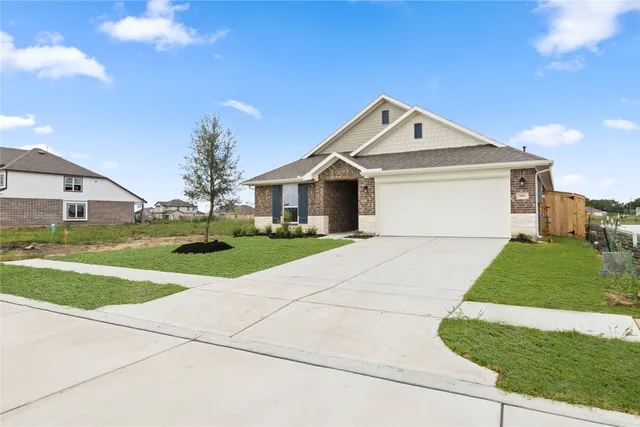 $240,900 | 2031 Emerald Lake Trail, Dayton, TX 77535