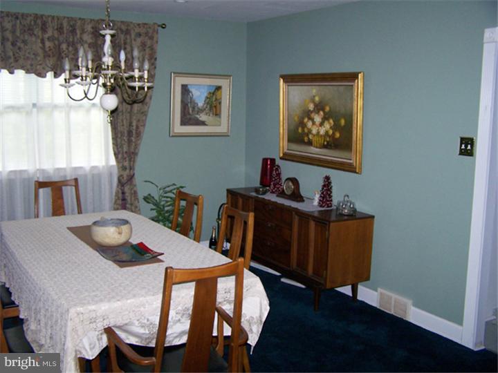 633 Meadowlark Road Audubon, PA 19403 - Photo 7 of 17 Dining Room