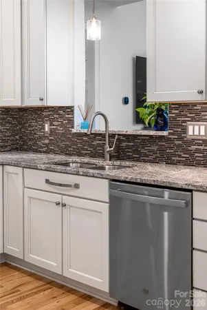 $695,000 | 305 Woodview Court, Fletcher, NC 28732