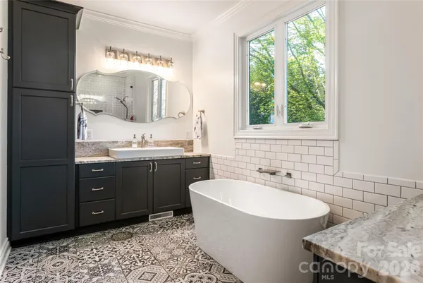 $695,000 | 305 Woodview Court, Fletcher, NC 28732