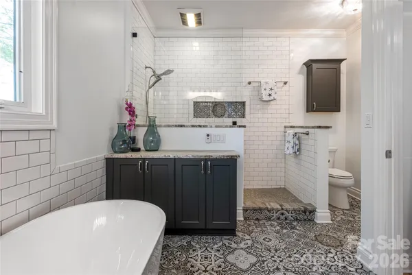 $695,000 | 305 Woodview Court, Fletcher, NC 28732