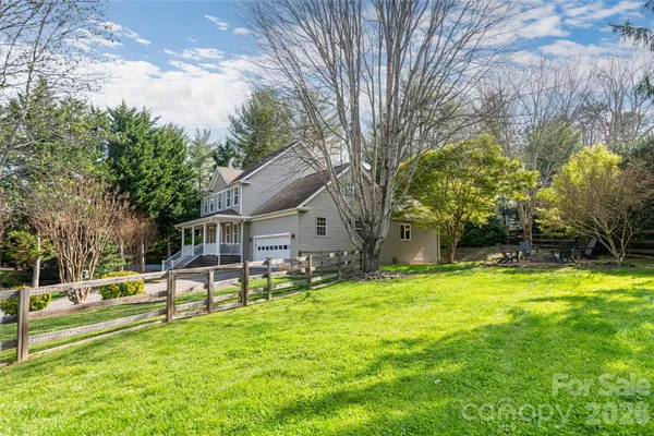 $695,000 | 305 Woodview Court, Fletcher, NC 28732