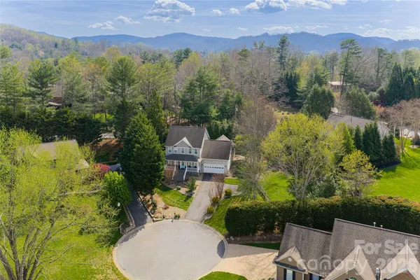 $695,000 | 305 Woodview Court, Fletcher, NC 28732