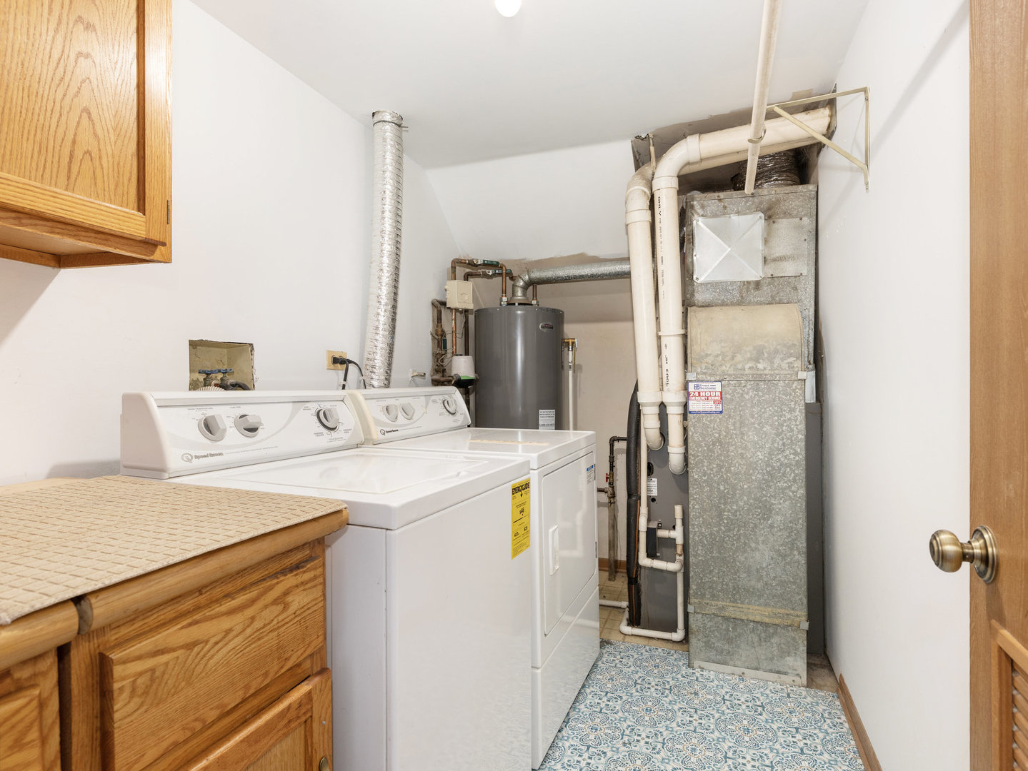 1400 Bar Harbour Road Aurora, IL 60504 - Photo 14 of 25 a utility room with dryer and washer