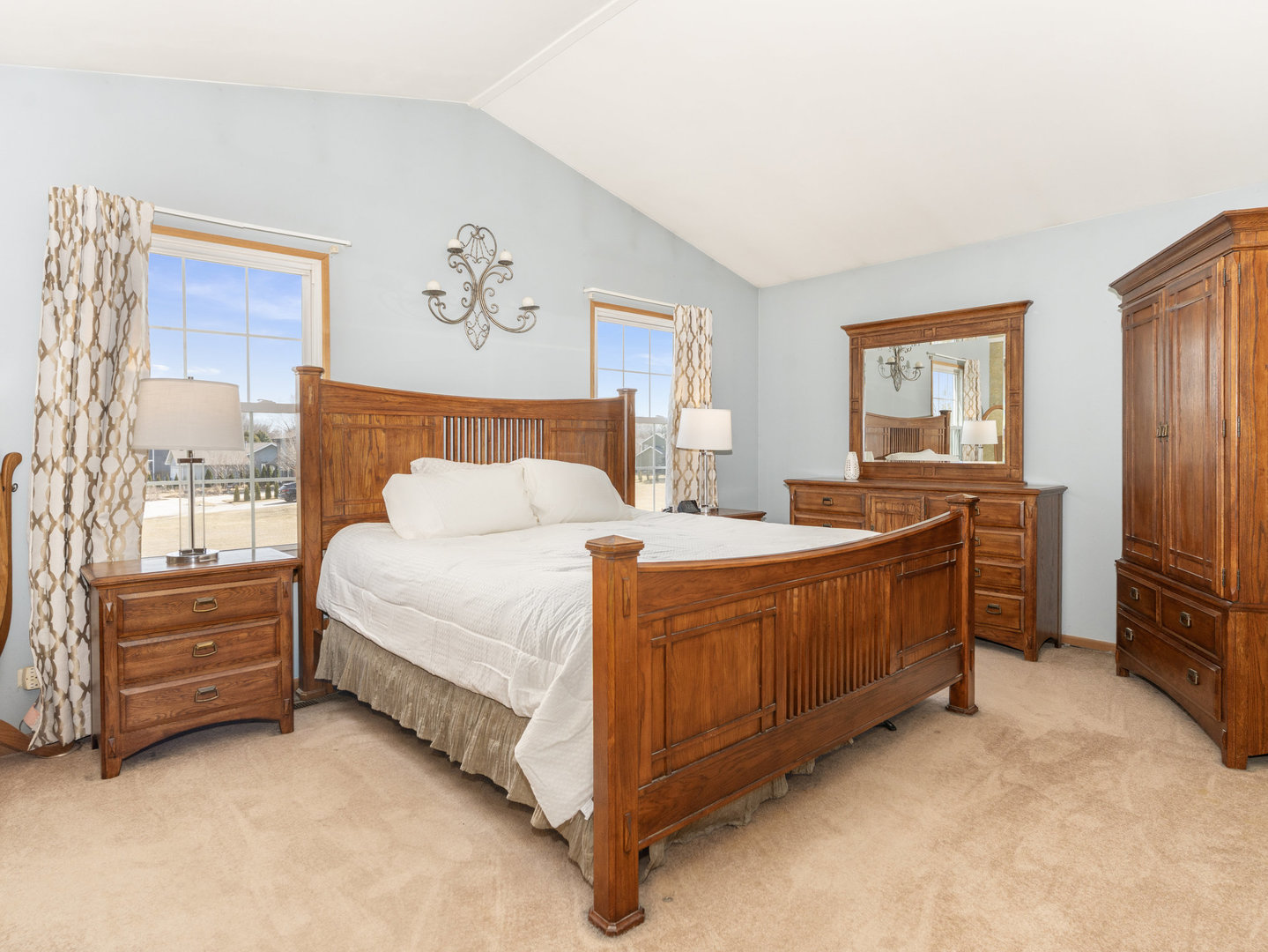 1400 Bar Harbour Road Aurora, IL 60504 - Photo 10 of 25 a bed room with a bed and a couch
