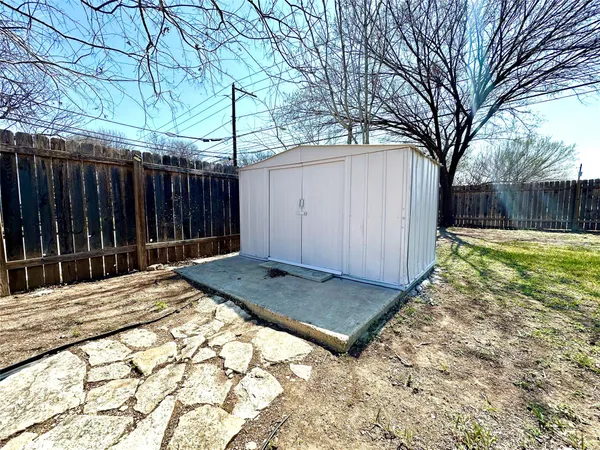 $2,395 | 3024 East 12th Street, Austin, TX 78702