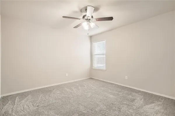$2,100 | 612 Copper Court, Jarrell, TX 76537