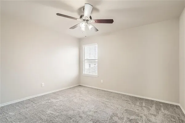$2,100 | 612 Copper Court, Jarrell, TX 76537