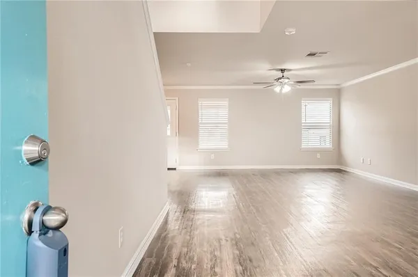 $2,100 | 612 Copper Court, Jarrell, TX 76537