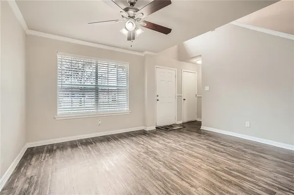 $2,100 | 612 Copper Court, Jarrell, TX 76537