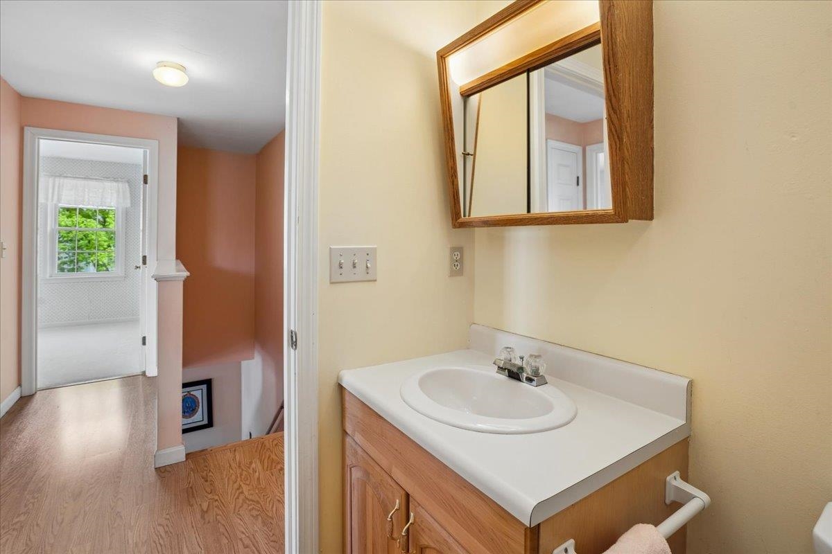 68 Emerald Street Manchester, NH 03103 - Photo 34 of 54