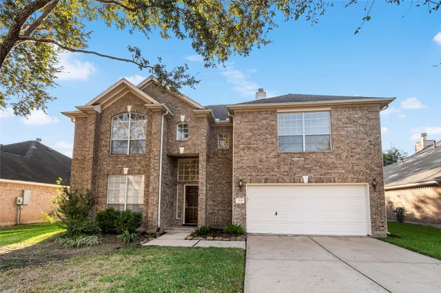 $419,000 | 3326 Lakeway Lane, Pearland, TX 77584
