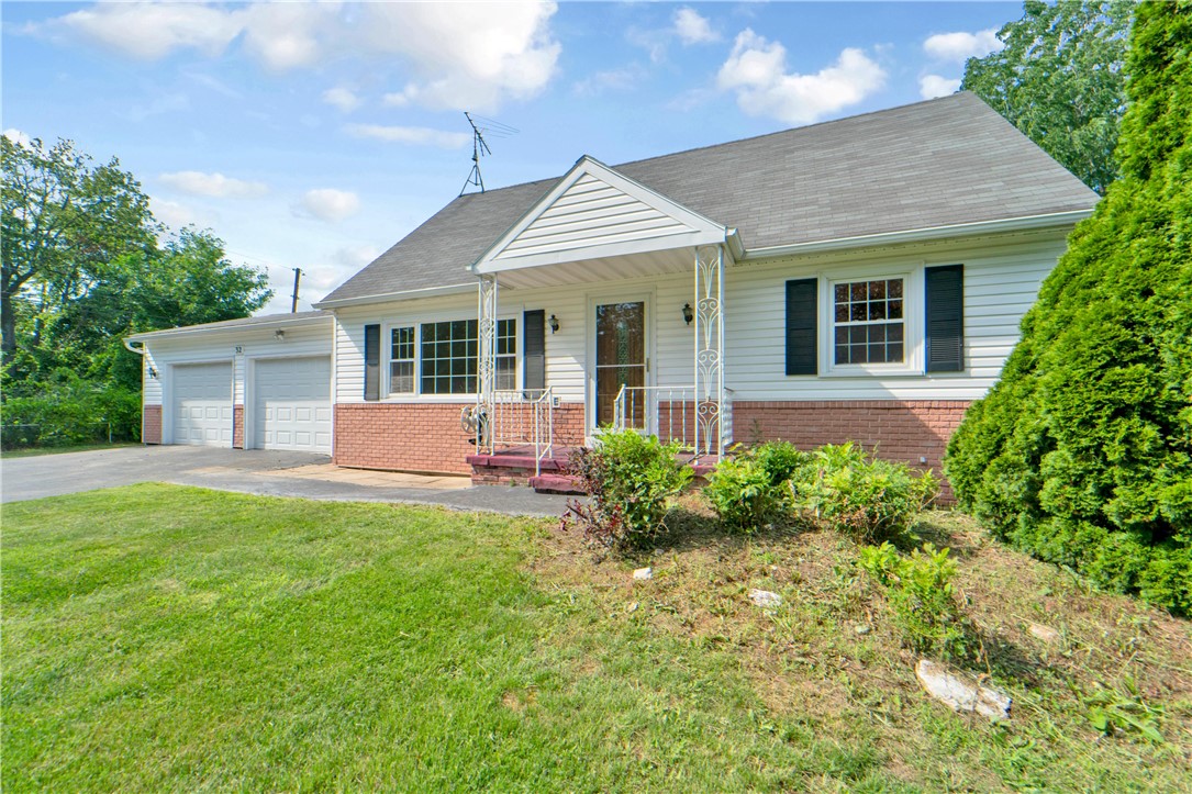 32 Ridgelea Court Greece, NY 14615 - Photo 1 of 18