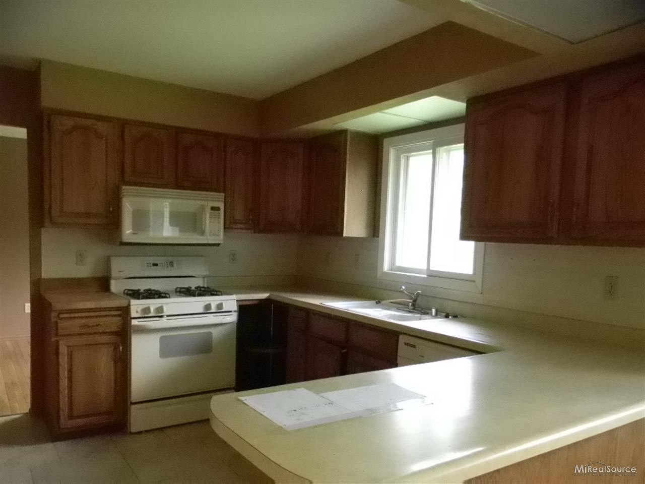7450 Clement Road Clarkston, MI 48346 - Photo 4 of 12 KITCHEN
