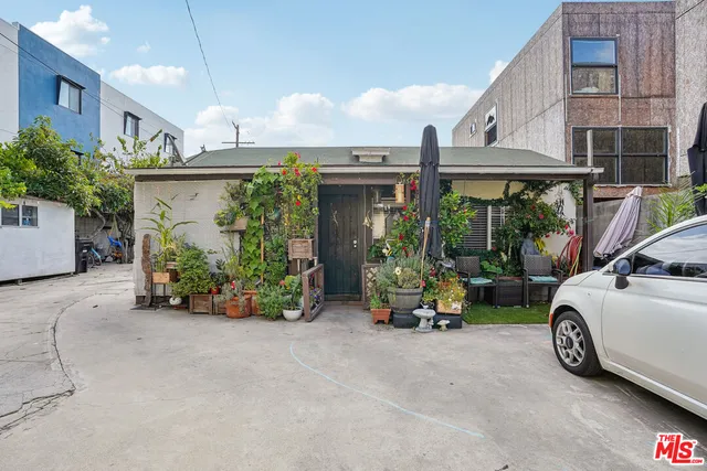 $1,299,000 | 1158 North Kenmore Avenue, Los Angeles, CA 90029