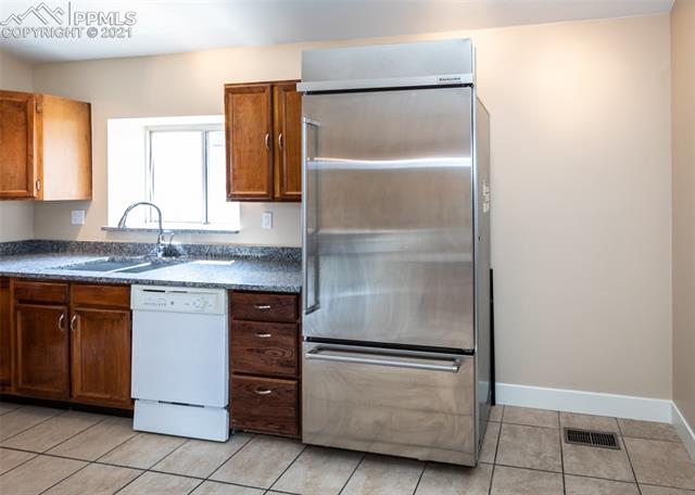1375 Ride Lane Colorado Springs, CO 80916 - Photo 11 of 33