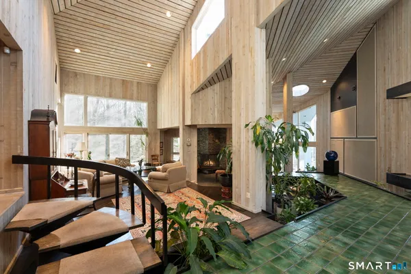 $899,000 | 411 Cherry Brook Road, Canton, CT 06019