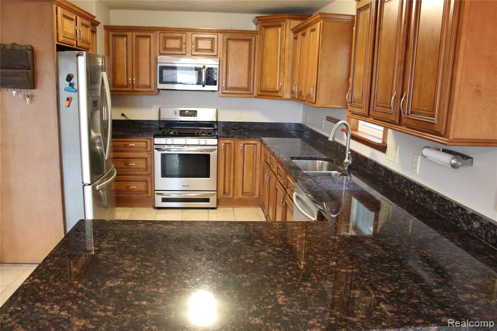 3371 Center Road Flint, MI 48506 - Photo 12 of 35