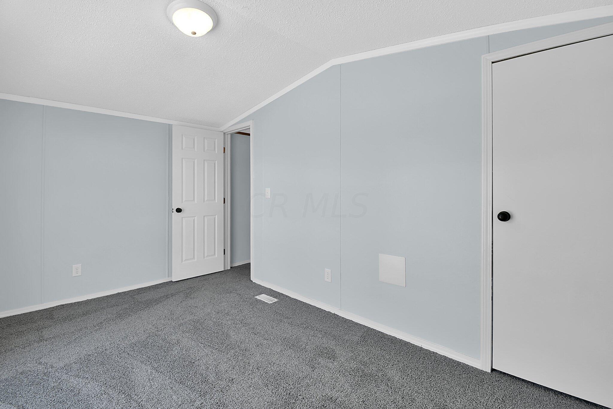 289 Petersburg Road Columbus, OH 43207 - Photo 19 of 24 web_DSC_9575