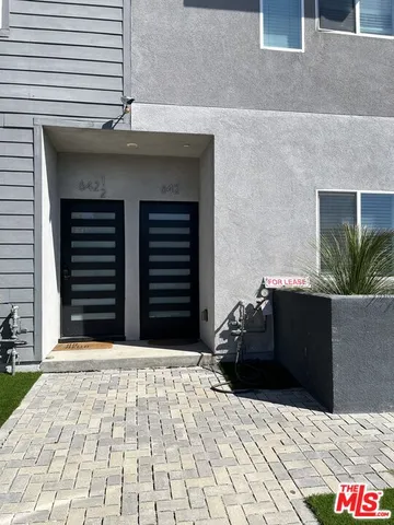 $3,688 | 644 North Manhattan Place, Unit 642, Los Angeles, CA 90004