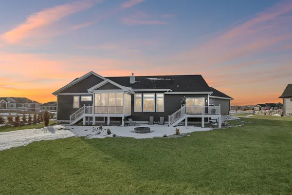 $925,000 | 6682 Morning Dew Lane, Windsor, WI 53590