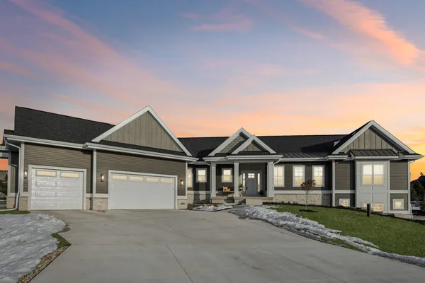 $925,000 | 6682 Morning Dew Lane, Windsor, WI 53590