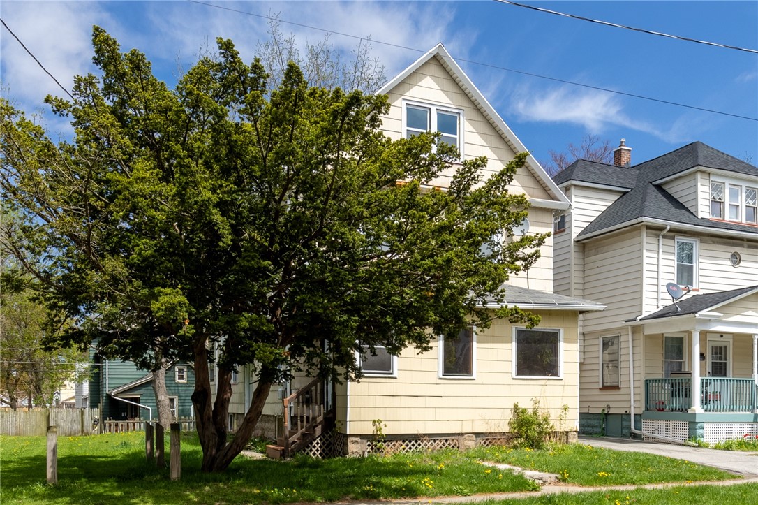 946 Ave D Rochester, NY 14621 - Photo 3 of 41