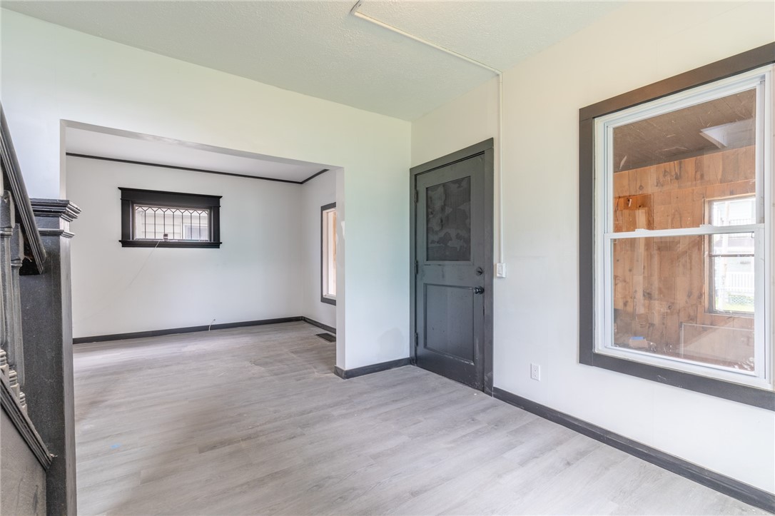 946 Ave D Rochester, NY 14621 - Photo 6 of 41