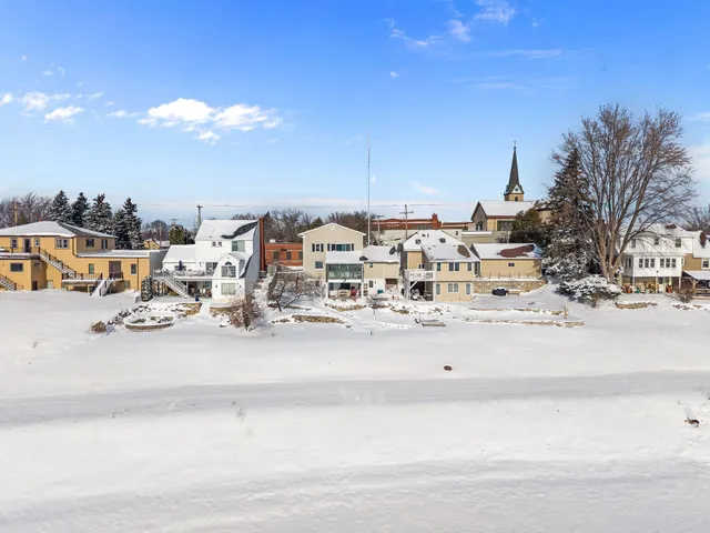 $369,900 | 111 Canal Street, Little Chute, WI 54140