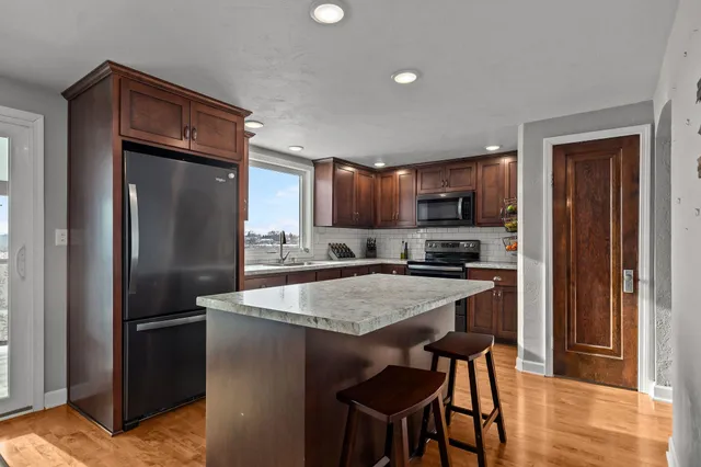 $369,900 | 111 Canal Street, Little Chute, WI 54140