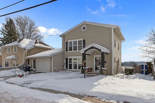 $369,900 | 111 Canal Street, Little Chute, WI 54140