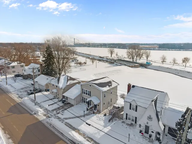 $369,900 | 111 Canal Street, Little Chute, WI 54140