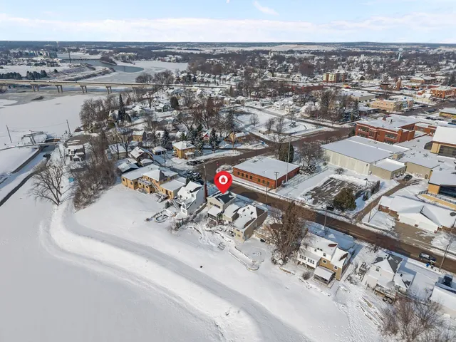 $369,900 | 111 Canal Street, Little Chute, WI 54140