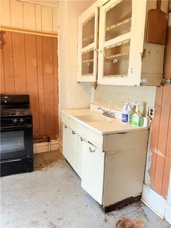 $90,000 | 2013 Kansas Avenue, Kansas City, MO 64127