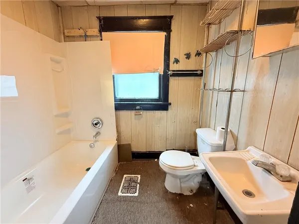 $90,000 | 2013 Kansas Avenue, Kansas City, MO 64127