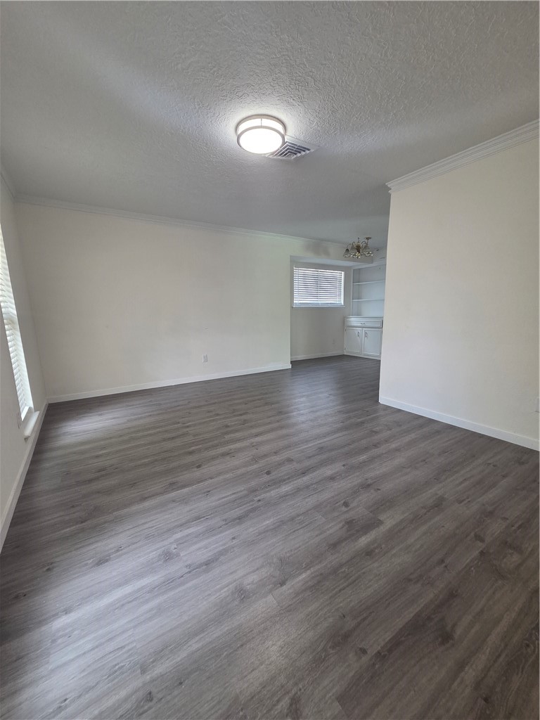 4402 Sutton Lane Corpus Christi, TX 78411 - Photo 5 of 19