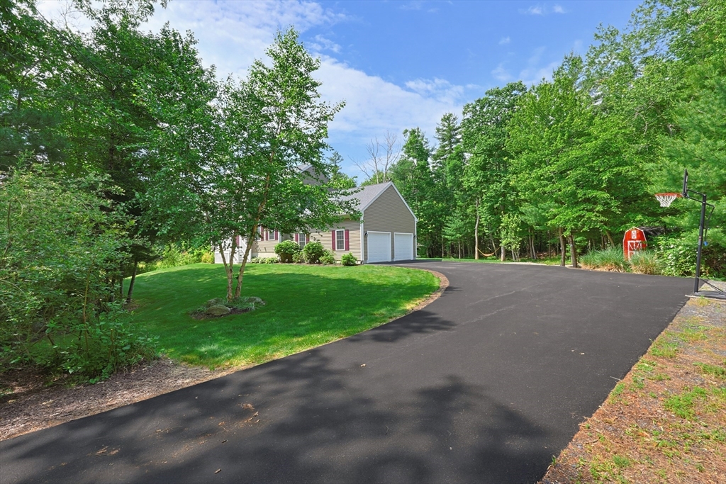 5 County Street Berkley, MA 02779 - Photo 4 of 40