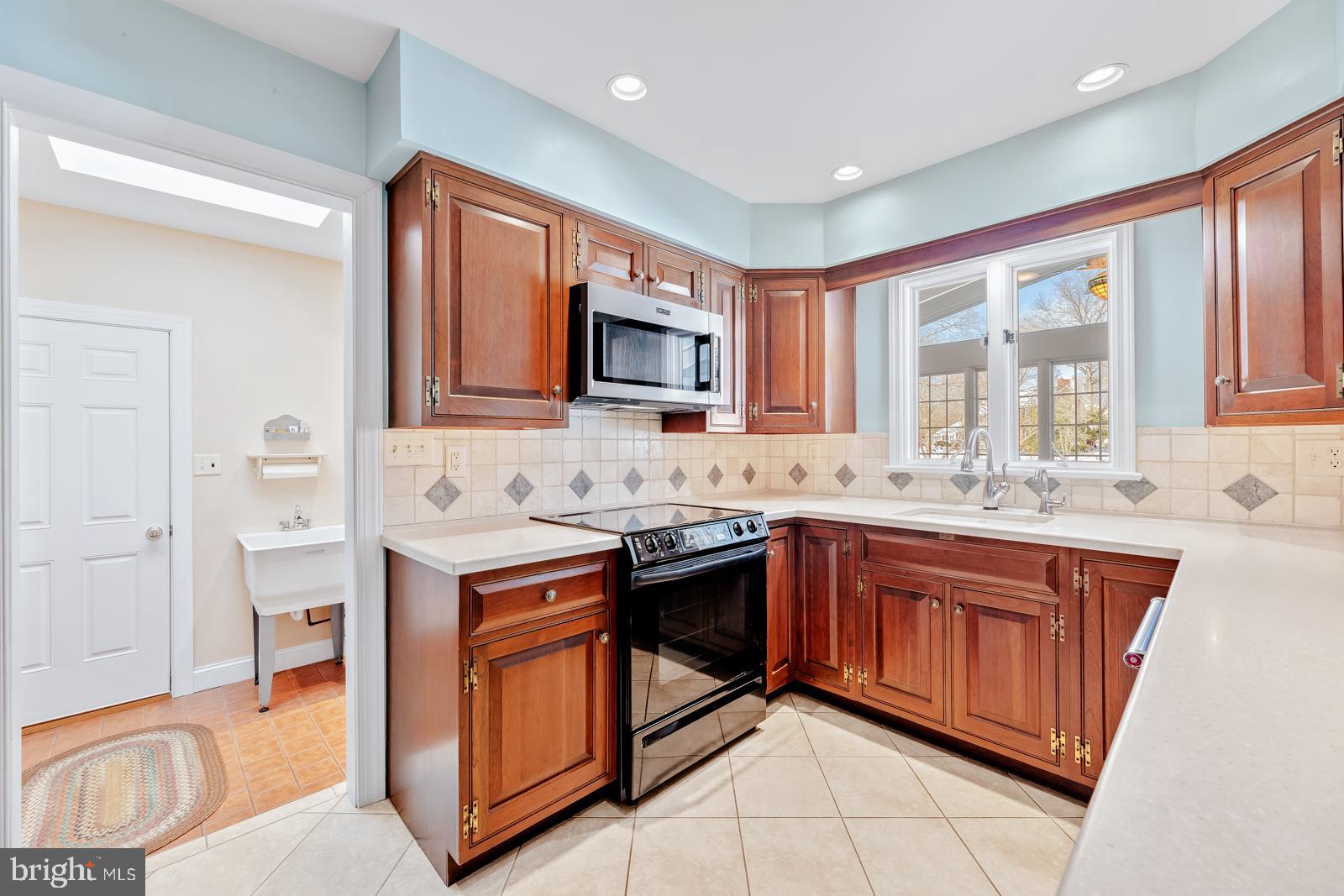 44 Buck Road Warrington, PA 18976 - Photo 13 of 45 Sunny Kitchen