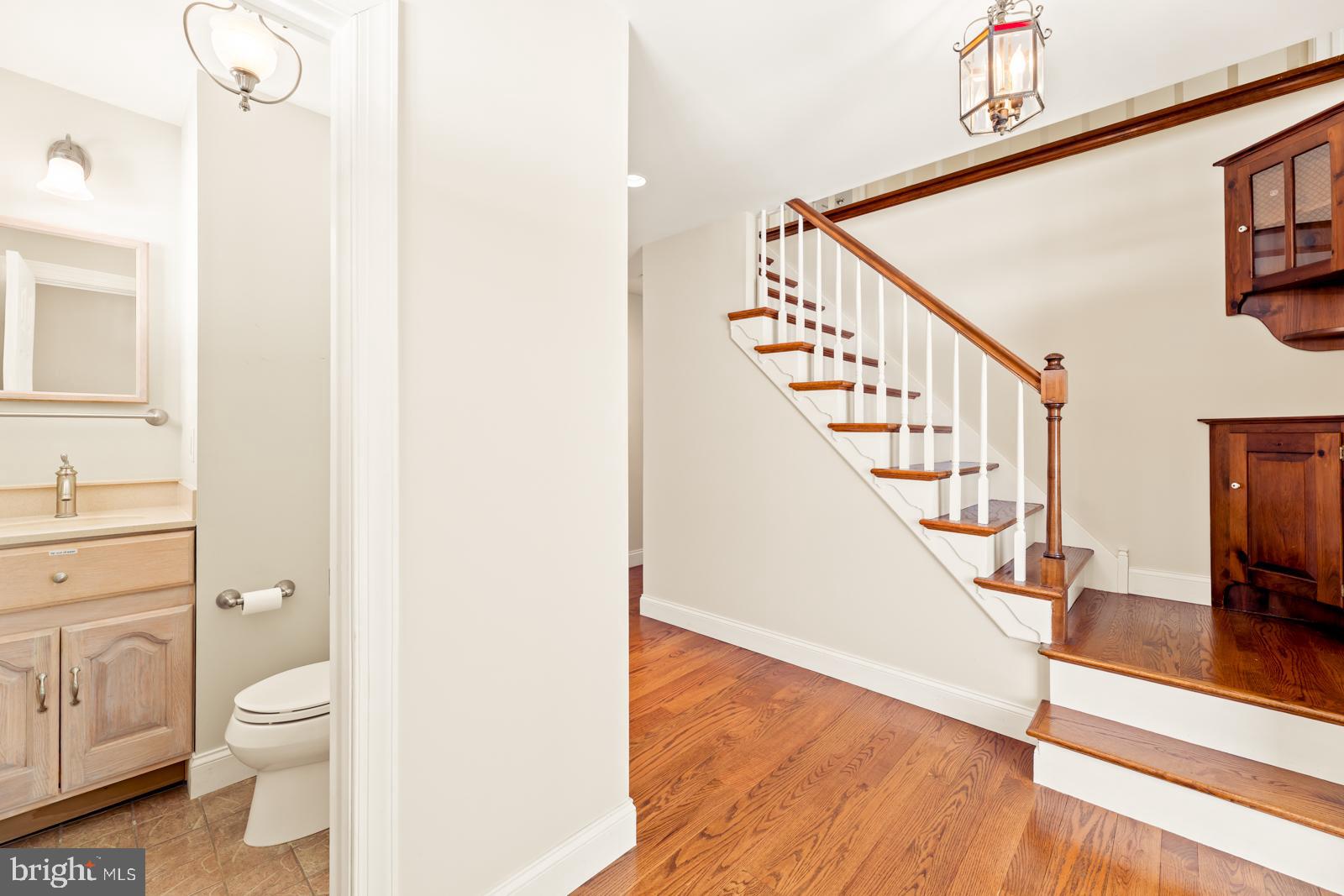 44 Buck Road Warrington, PA 18976 - Photo 4 of 45 Come On In!