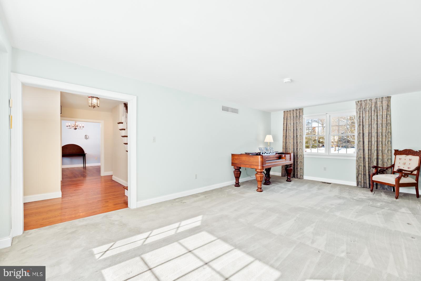 44 Buck Road Warrington, PA 18976 - Photo 5 of 45 Spacious Living Room