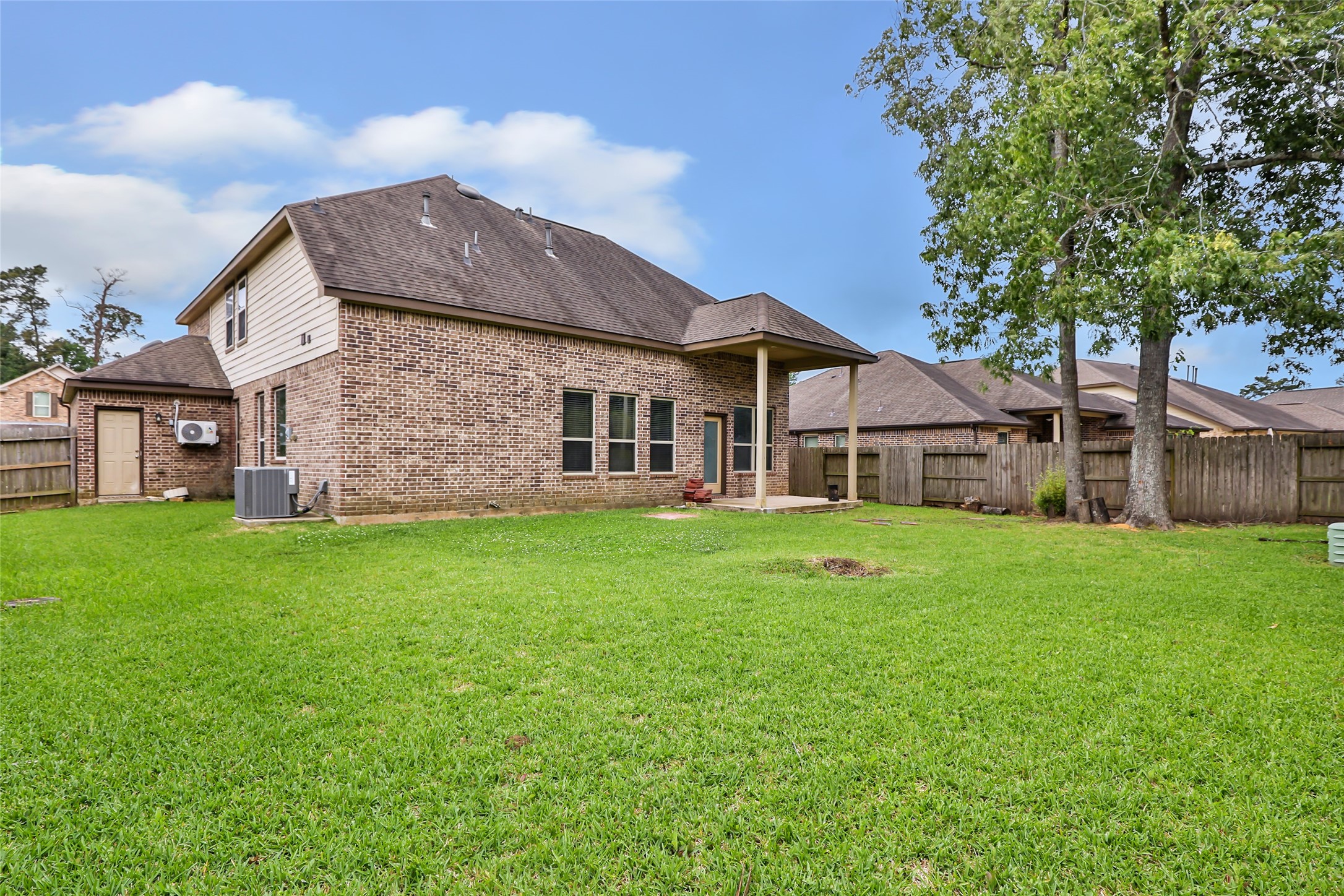 910 South Chamfer Way Crosby, TX 77532 - Photo 8 of 49