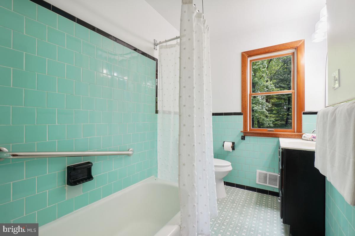 1912 Norvale Road Silver Spring, MD 20906 - Photo 20 of 33 Full Bath