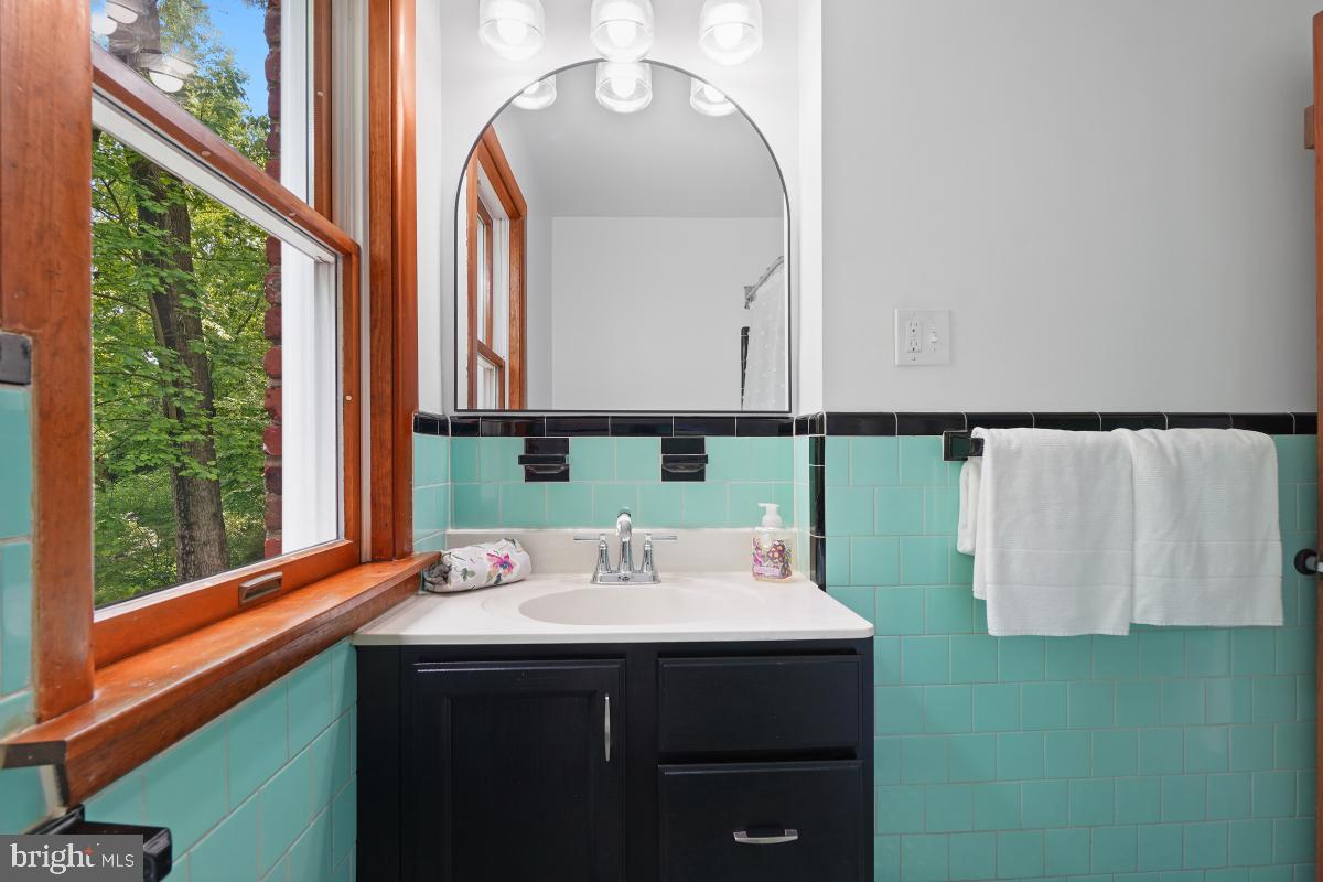 1912 Norvale Road Silver Spring, MD 20906 - Photo 21 of 33 Full Bath view 2