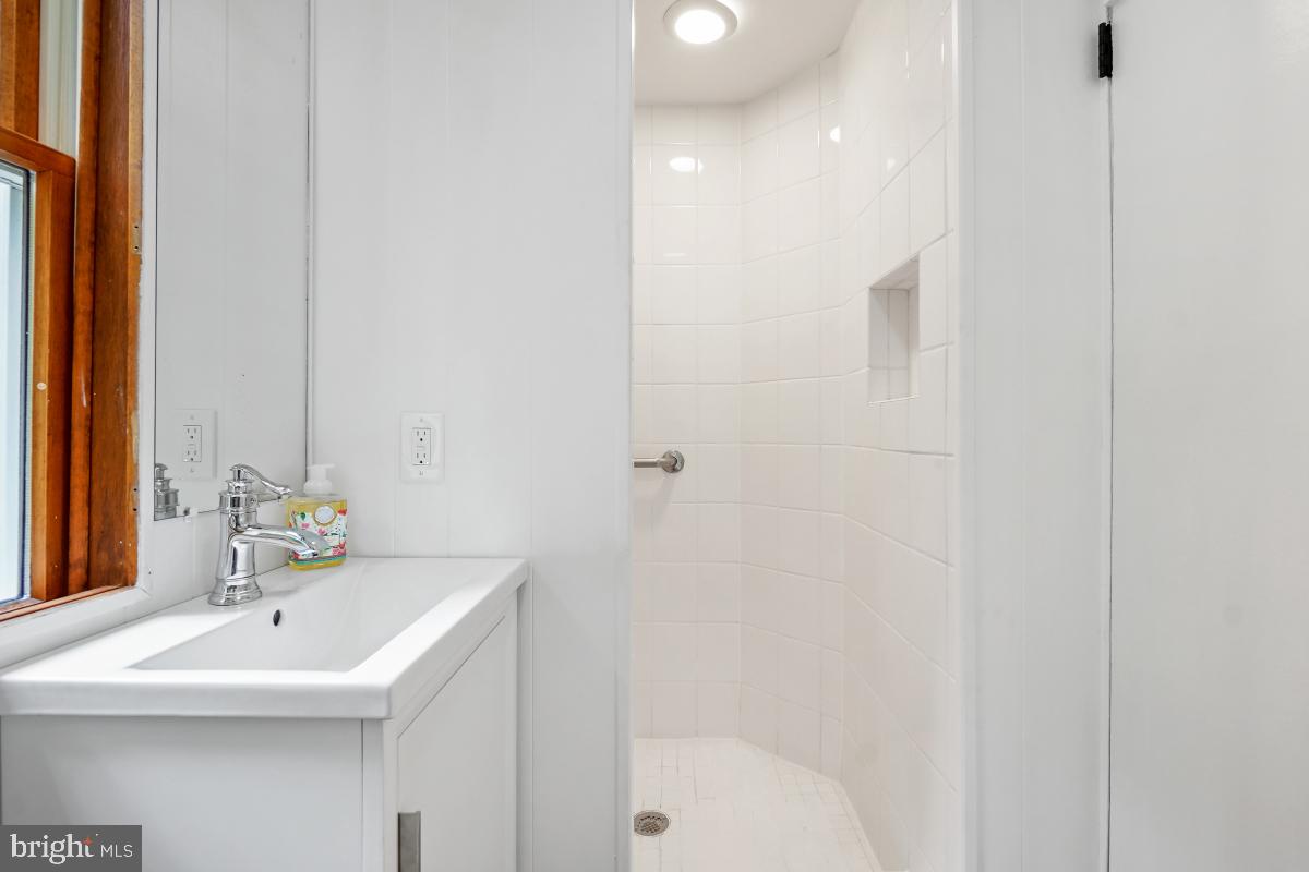 1912 Norvale Road Silver Spring, MD 20906 - Photo 26 of 33 Full Bath view 2